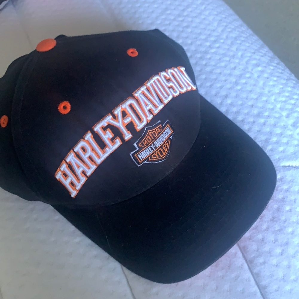 Harley-Davidson cap.